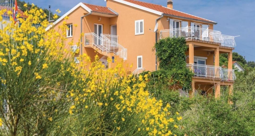 Apartment Petra Raslina エクステリア 写真