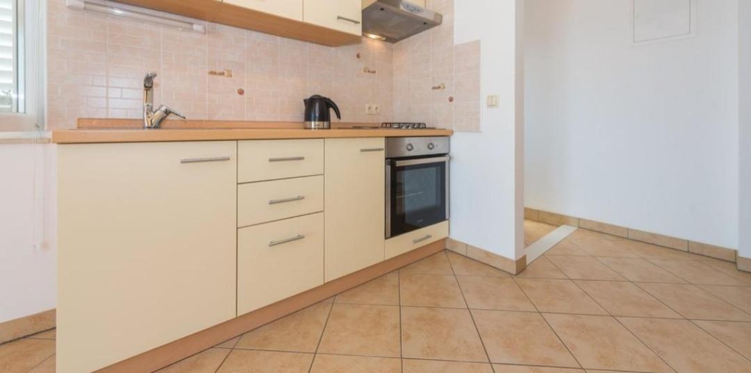 Apartment Petra Raslina エクステリア 写真