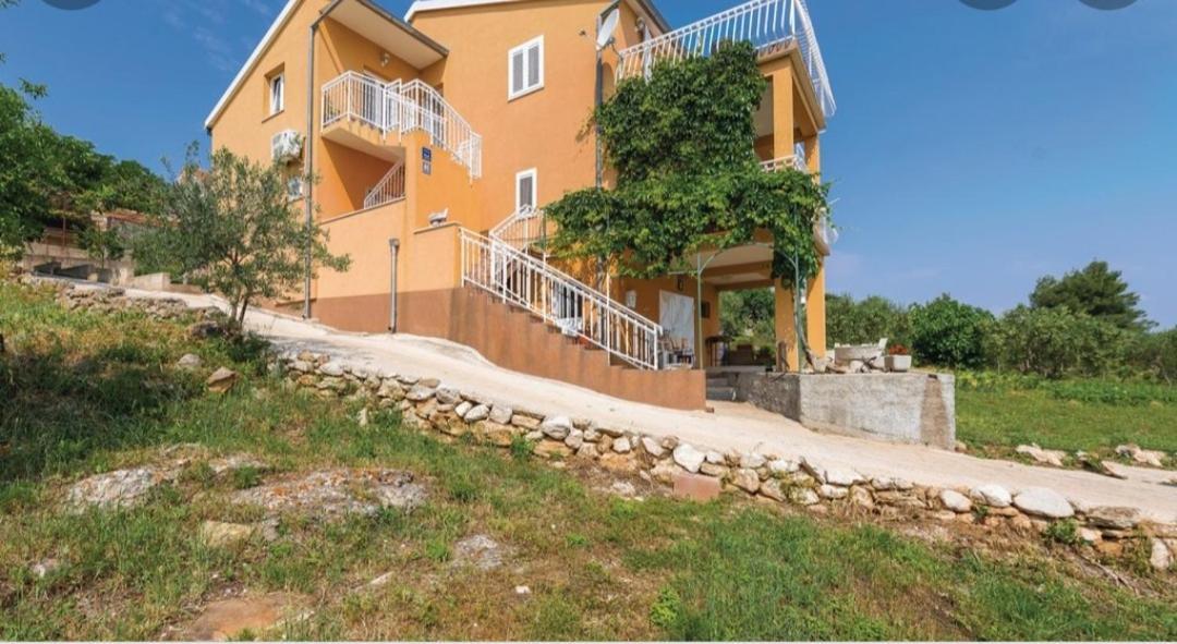 Apartment Petra Raslina エクステリア 写真